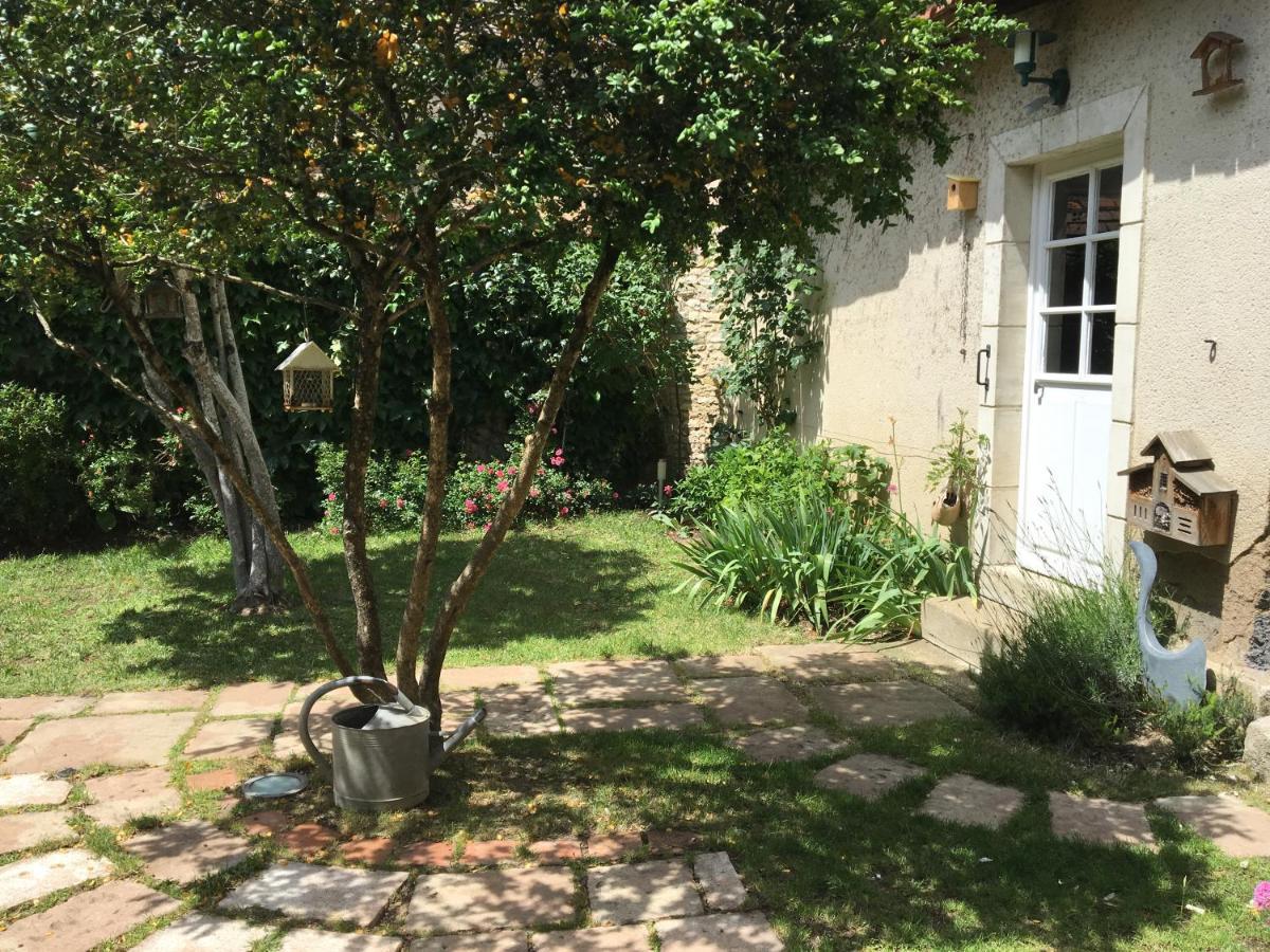 La Maison De Montaboulin Chateauroux Luaran gambar