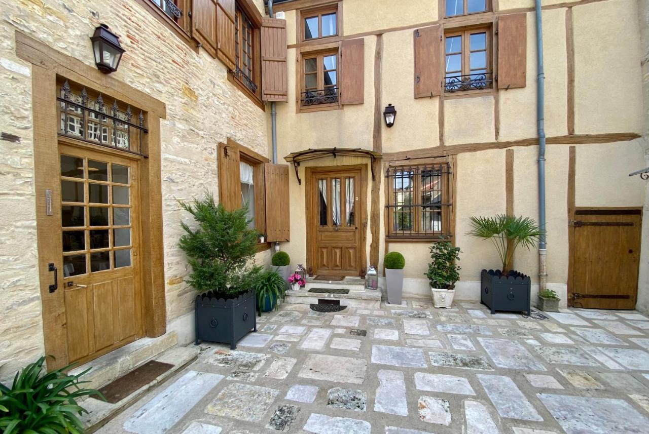 La Maison De Montaboulin Chateauroux Luaran gambar